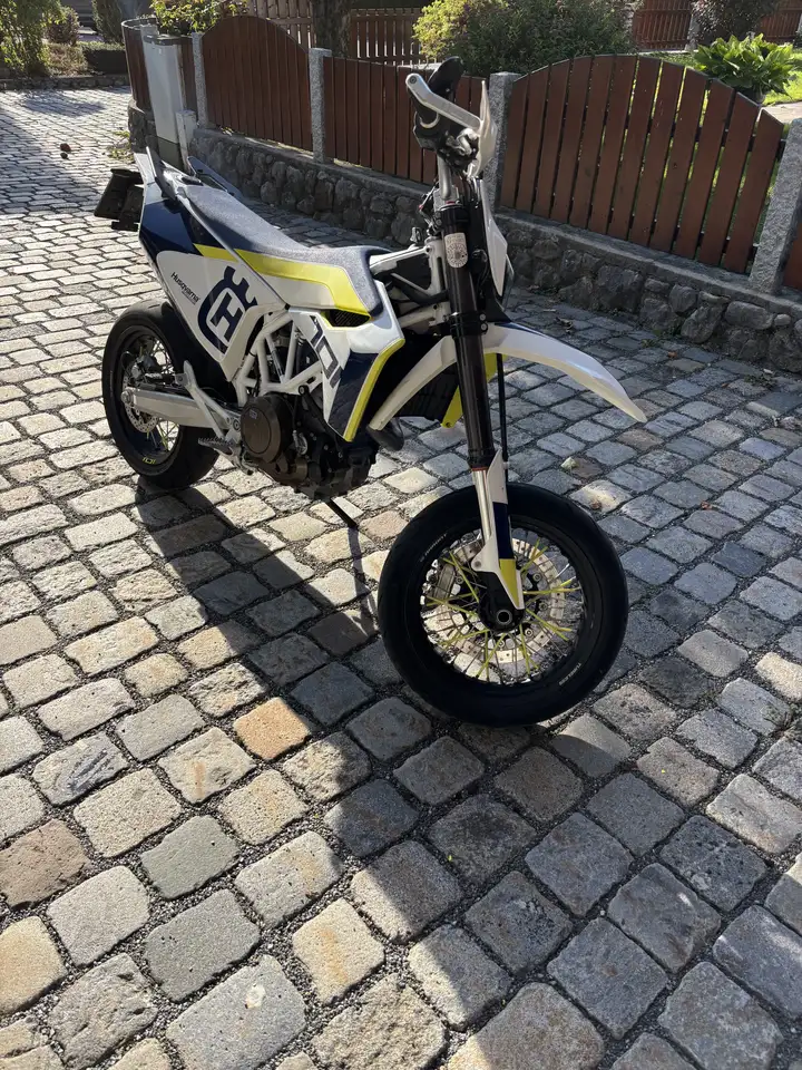 Husqvarna 701 Supermoto
