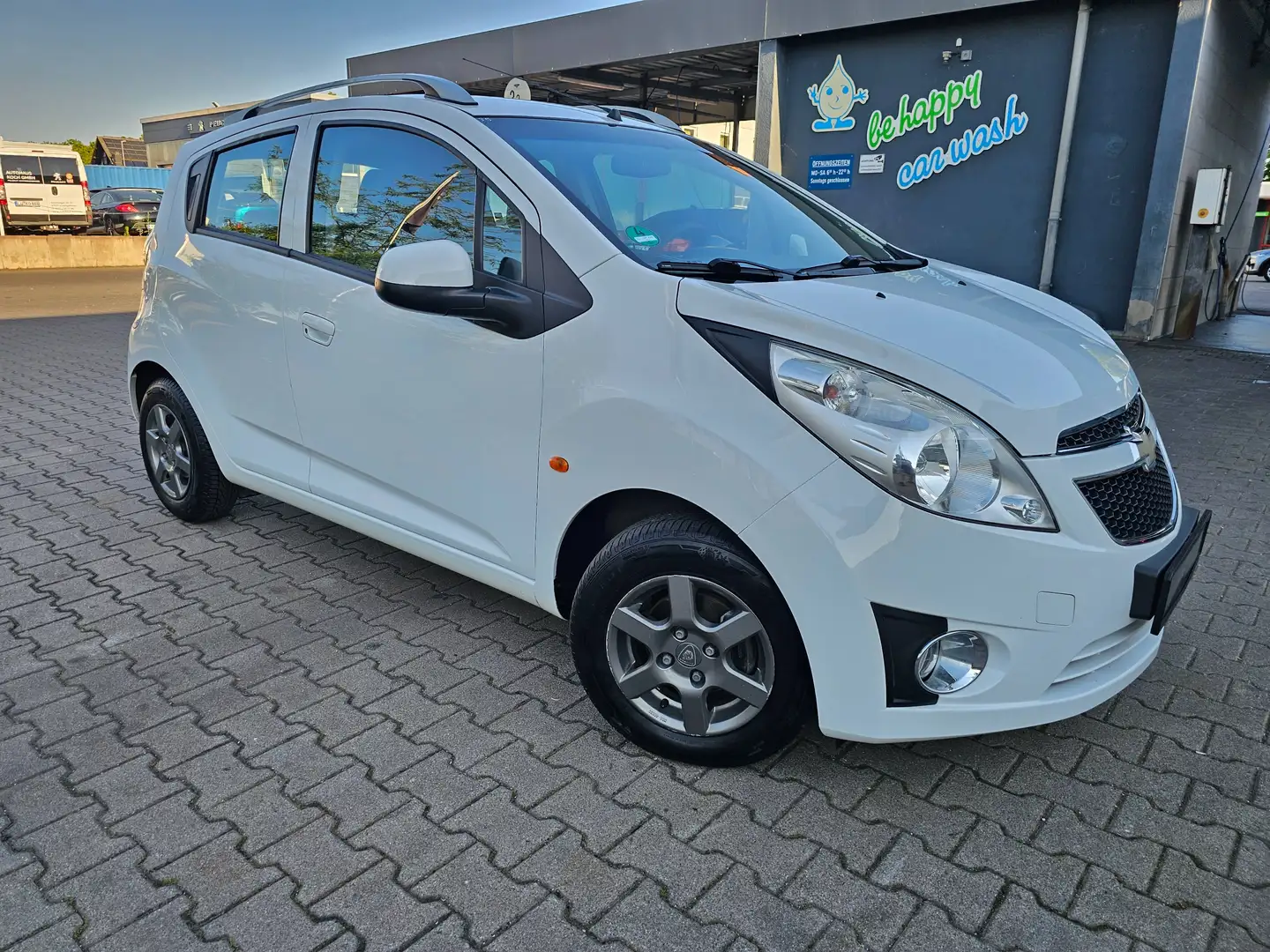 Chevrolet Spark Spark 1.2 LS,Klima,1.Hand,ZV,Alufelgen,el-Fenster,Tüv 8/2027 Weiß - 2