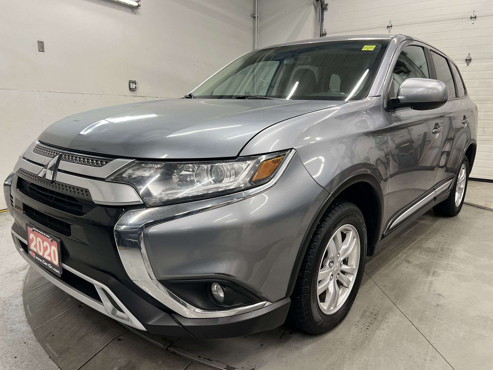 Silver 2020 Mitsubishi Outlander SUV / Crossover All-Wheel Drive Automatic