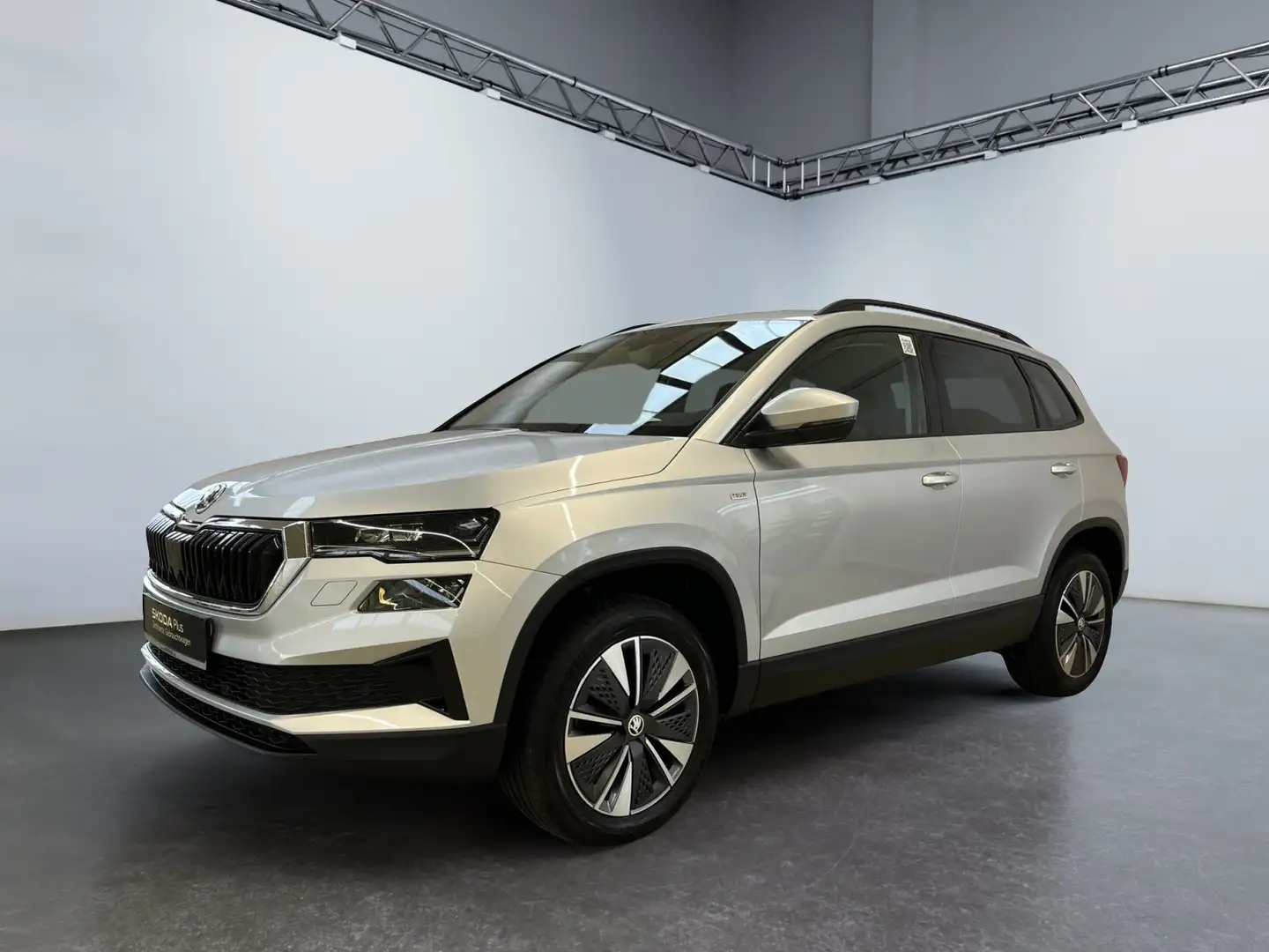 Skoda Karoq Tour 1.0 TSI Tempomat Rückfahrkamera Silber - 2