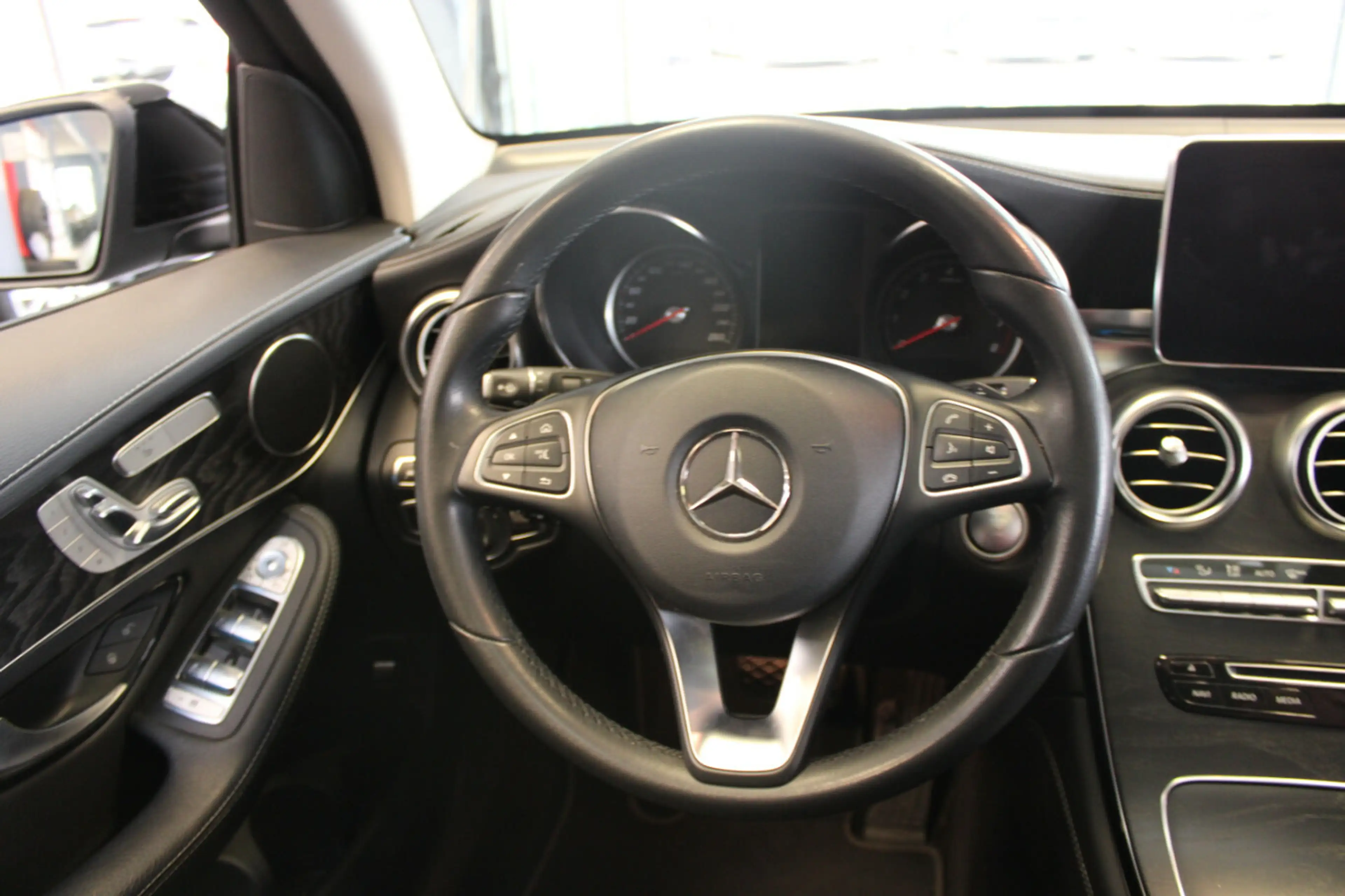 Mercedes-Benz GLC 250 4Matic 9G-TRONIC — photo 10