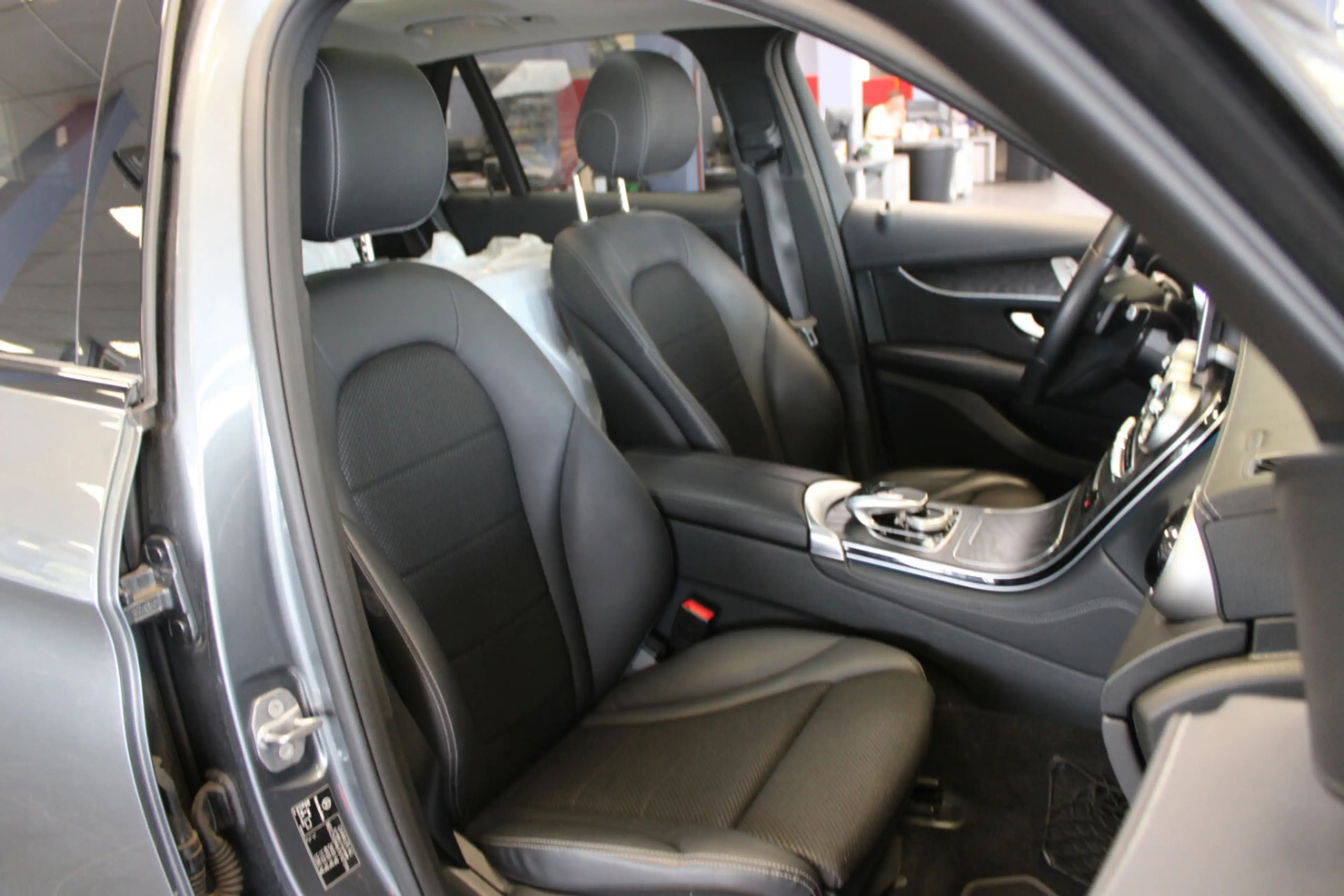 Mercedes-Benz GLC 250 4Matic 9G-TRONIC — photo 12