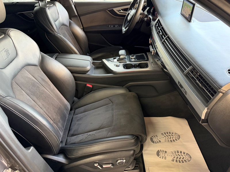 Audi Q7 3.0 Tdi quattro 3x Sline HUD/AHK/BOSE/7-Sitze — photo 6