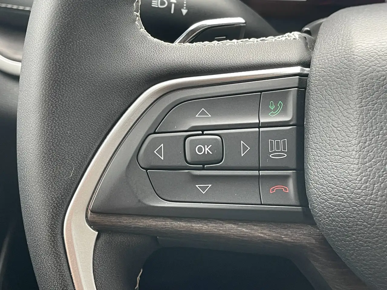 Jeep Grand Cherokee снимка Jeep Grand Cherokee