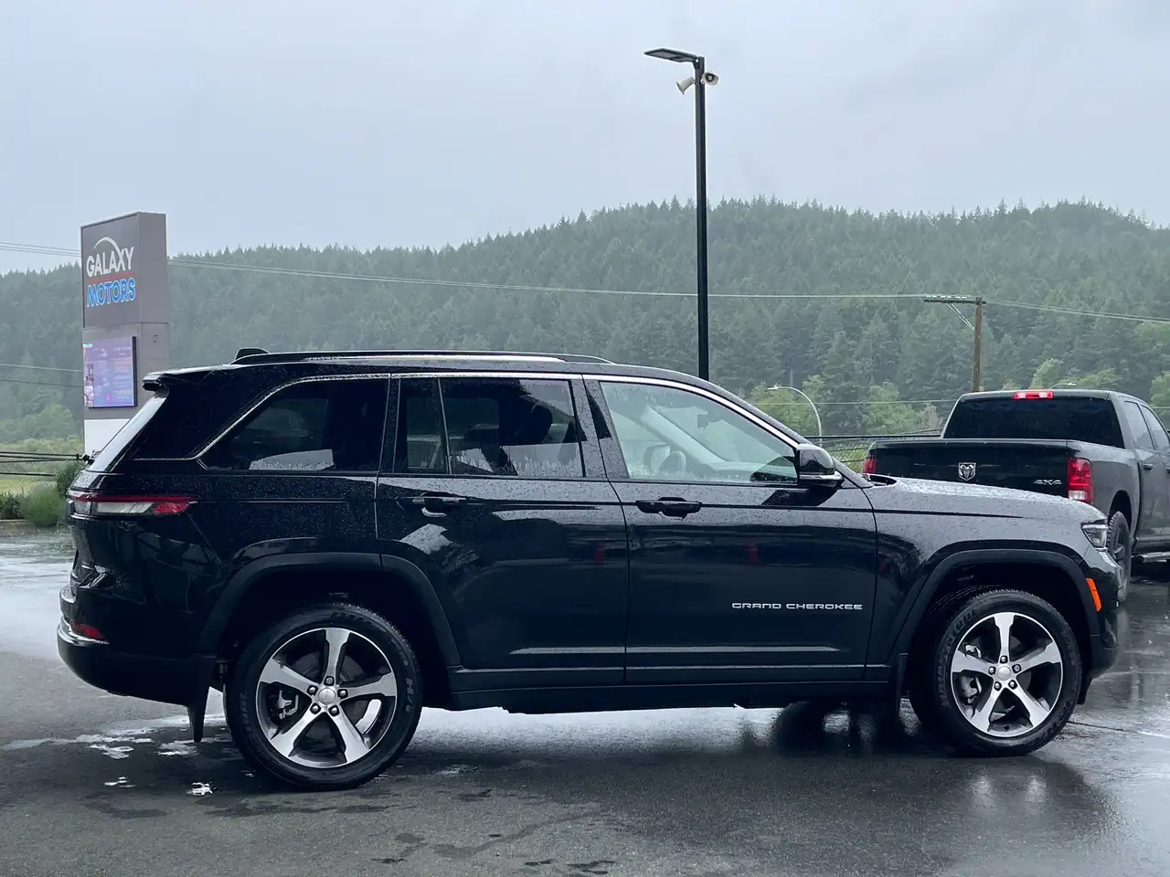 Jeep Grand Cherokee снимка Jeep Grand Cherokee