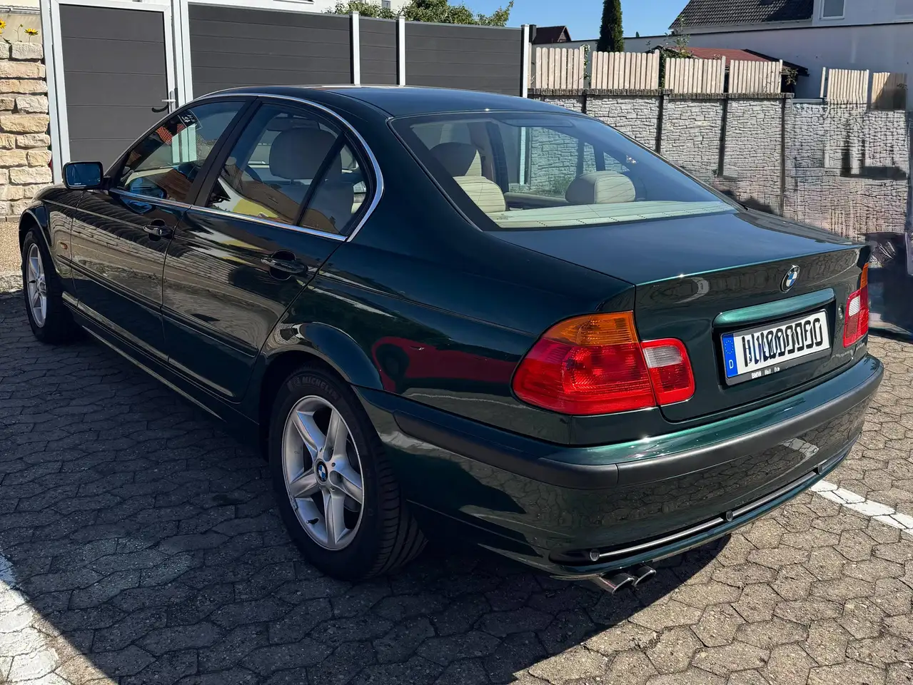 BMW 320i, foto 1
