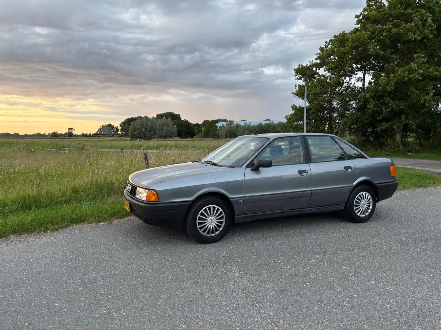 Audi 80 1.6 C Gri - 1