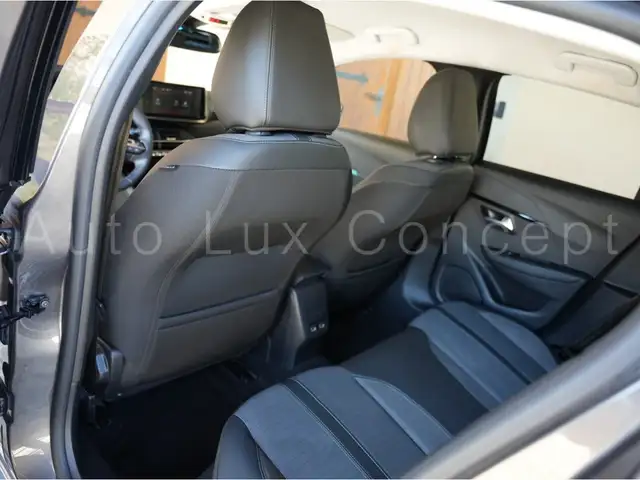 Peugeot 208 view 10