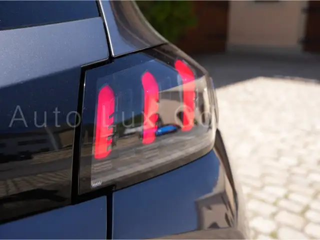 Peugeot 208 view 14