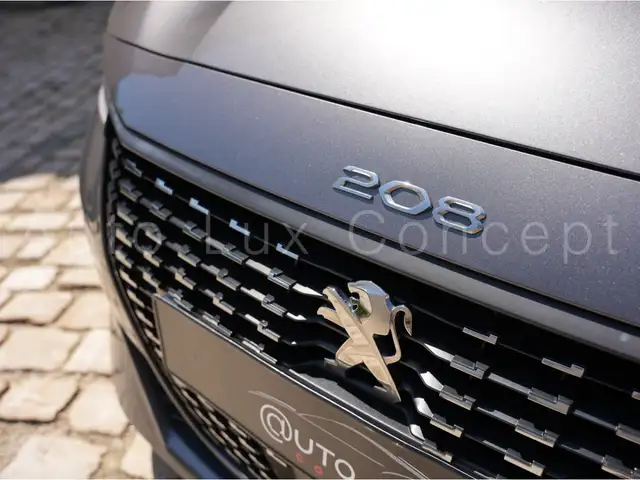 Peugeot 208 view 12