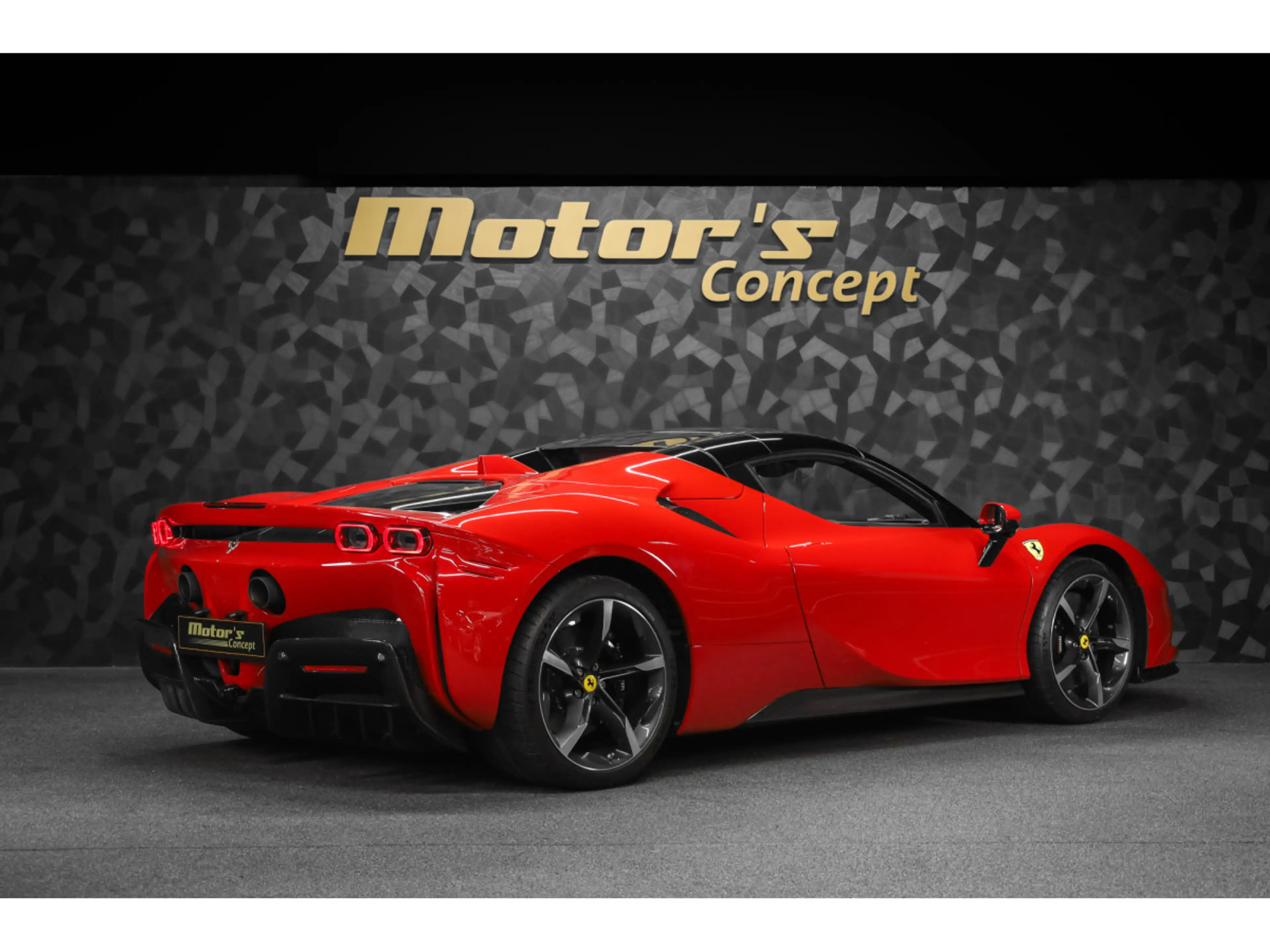 Ferrari SF90 Spider V8 - ROSSO CORSA METALLIC - FULL CARBON — photo 3