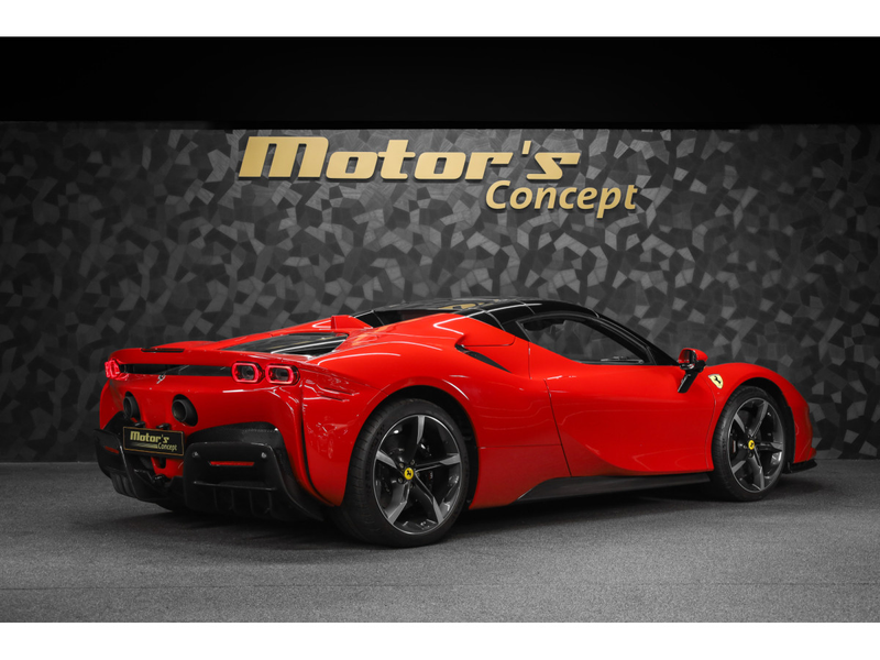 Ferrari SF90 Spider V8 - ROSSO CORSA METALLIC - FULL CARBON — photo 3