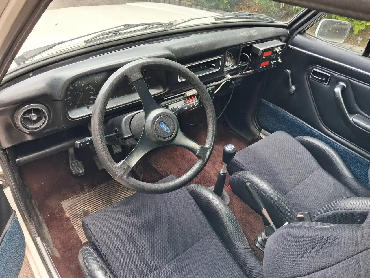 Ford Escort RS 2000 MKII de 1978, foto 6