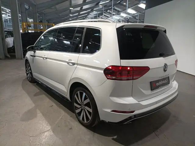 Volkswagen Touran view 4