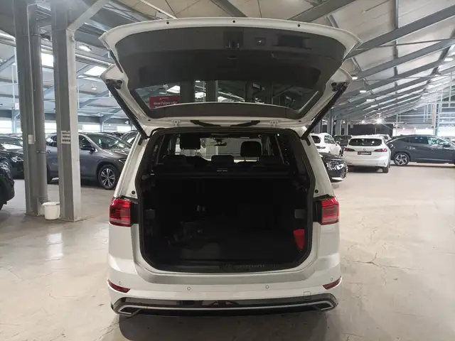 Volkswagen Touran view 6