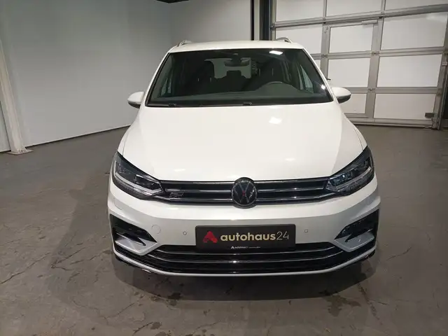 Volkswagen Touran view 2