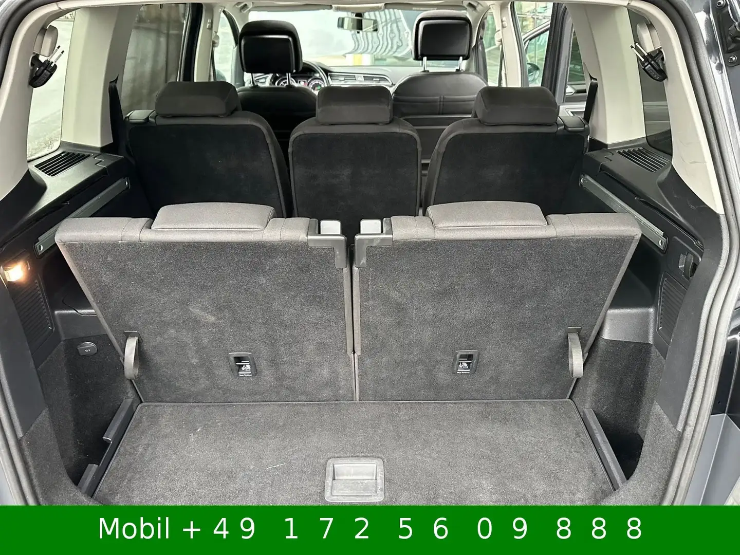 Volkswagen Touran HIGHLINE 7-Sitze  LED Pano Kamera Navi P+ Gris - 2