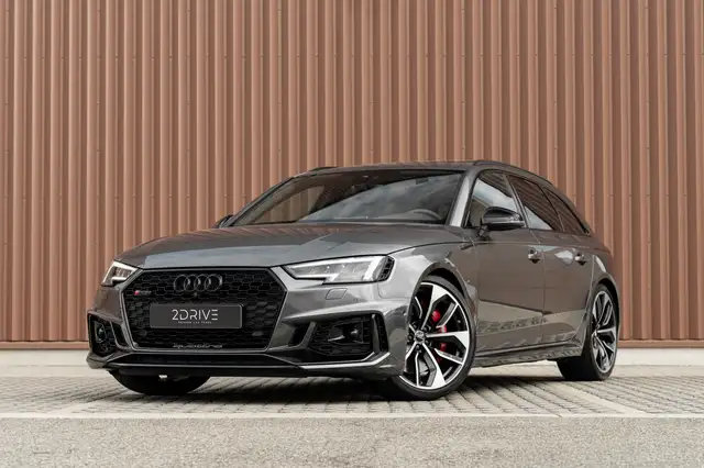 Audi RS4 RS4 Avant Quattro 2.9 V6 | Lichte vracht | Pano | Sportdifferentieel | B&O | HUD | Matrix LED | 360° camera | Massage