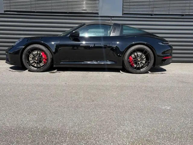 Porsche 992 911 Targa 4 GTS LEDER SCHWARZ MOJAVEBEIGE!!