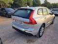 Volvo XC60 D4 Momentum AWD Aut. Plateado - thumbnail 4