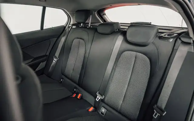 BMW 1 Series view 8