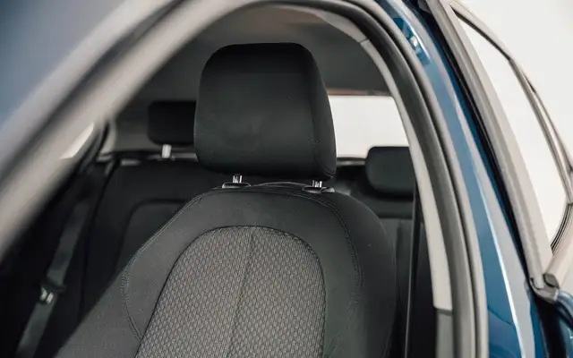 BMW 1 Series view 10