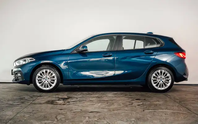 BMW 1 Series view 2