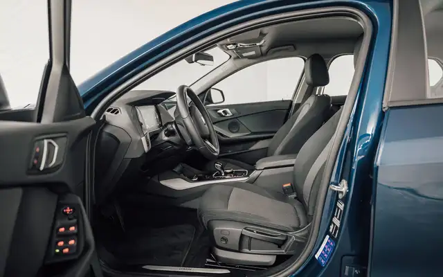 BMW 1 Series view 11