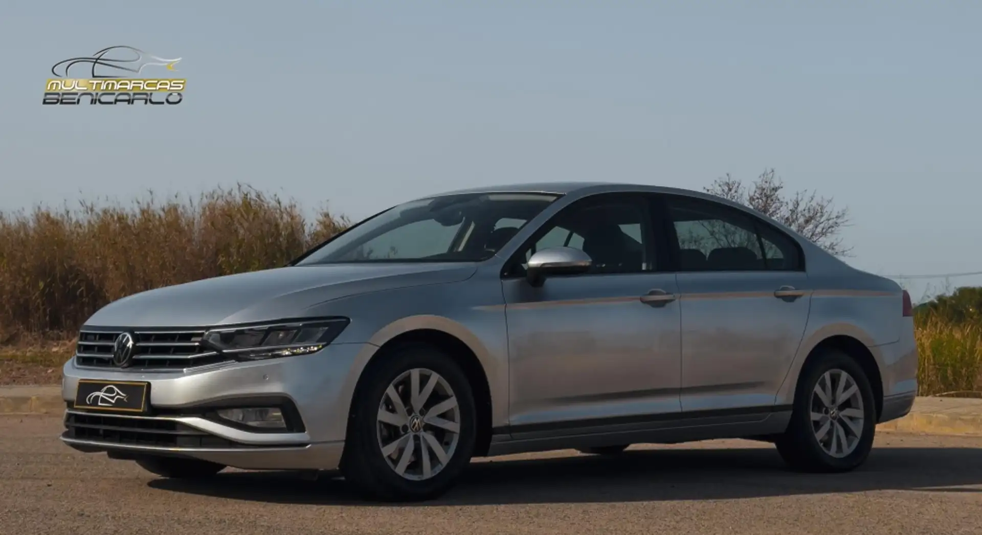 Volkswagen Passat 2.0TDI EVO Business 110kW Plateado - 1