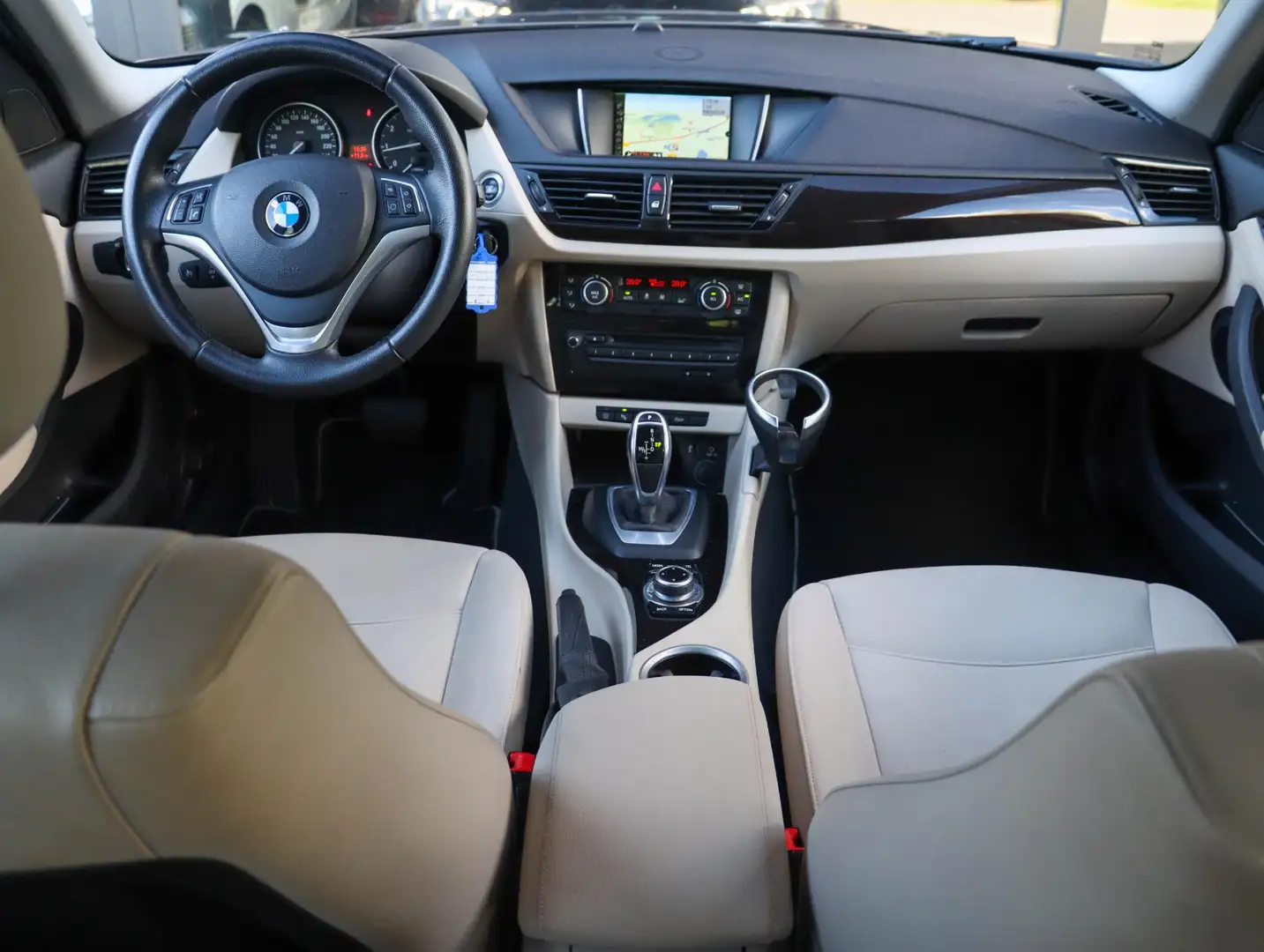 BMW X1 sDrive20i Chrome Line Automaat Trekhaak Xenon Bruin - 2