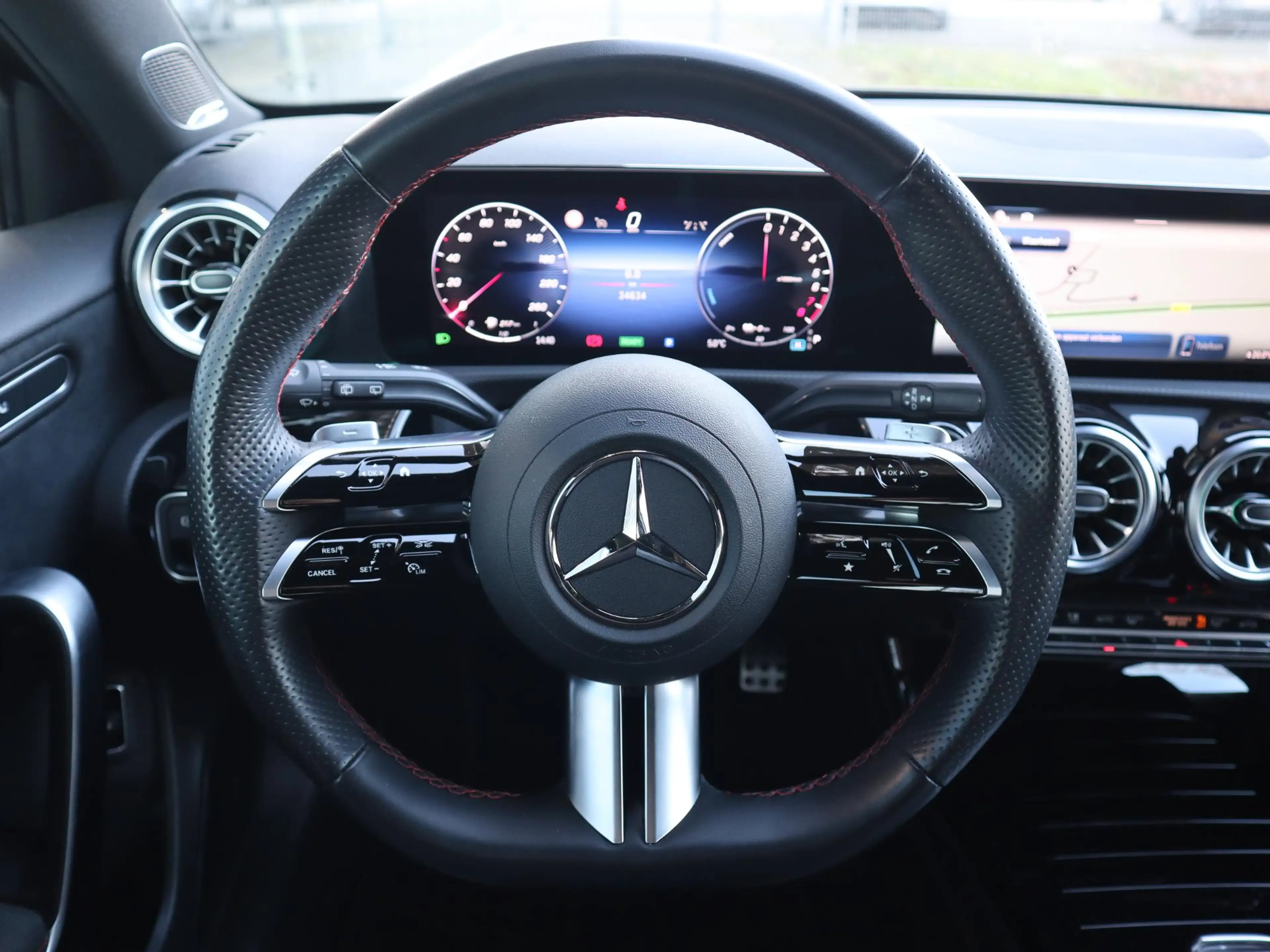 Mercedes-Benz A 250 e Star Edition AMG Line | Panoramadak | Multispaak — photo 13