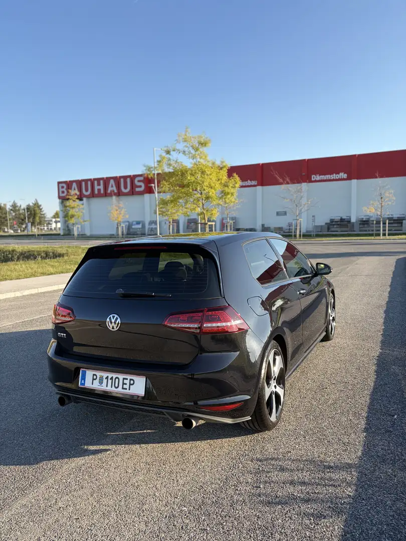 Volkswagen Golf GTI 2,0 TSI DSG Performance - 1