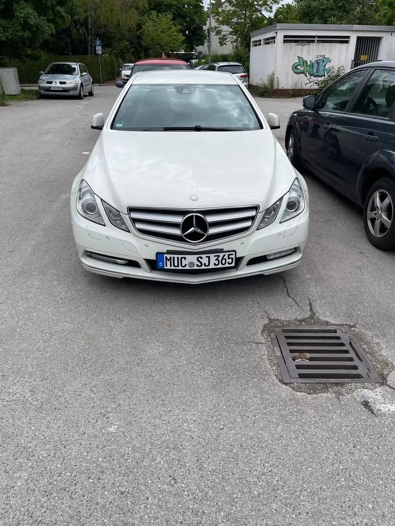 Mercedes-Benz E 220 T CDI DPF BlueEFFICIENCY Avantgarde Beige - 1