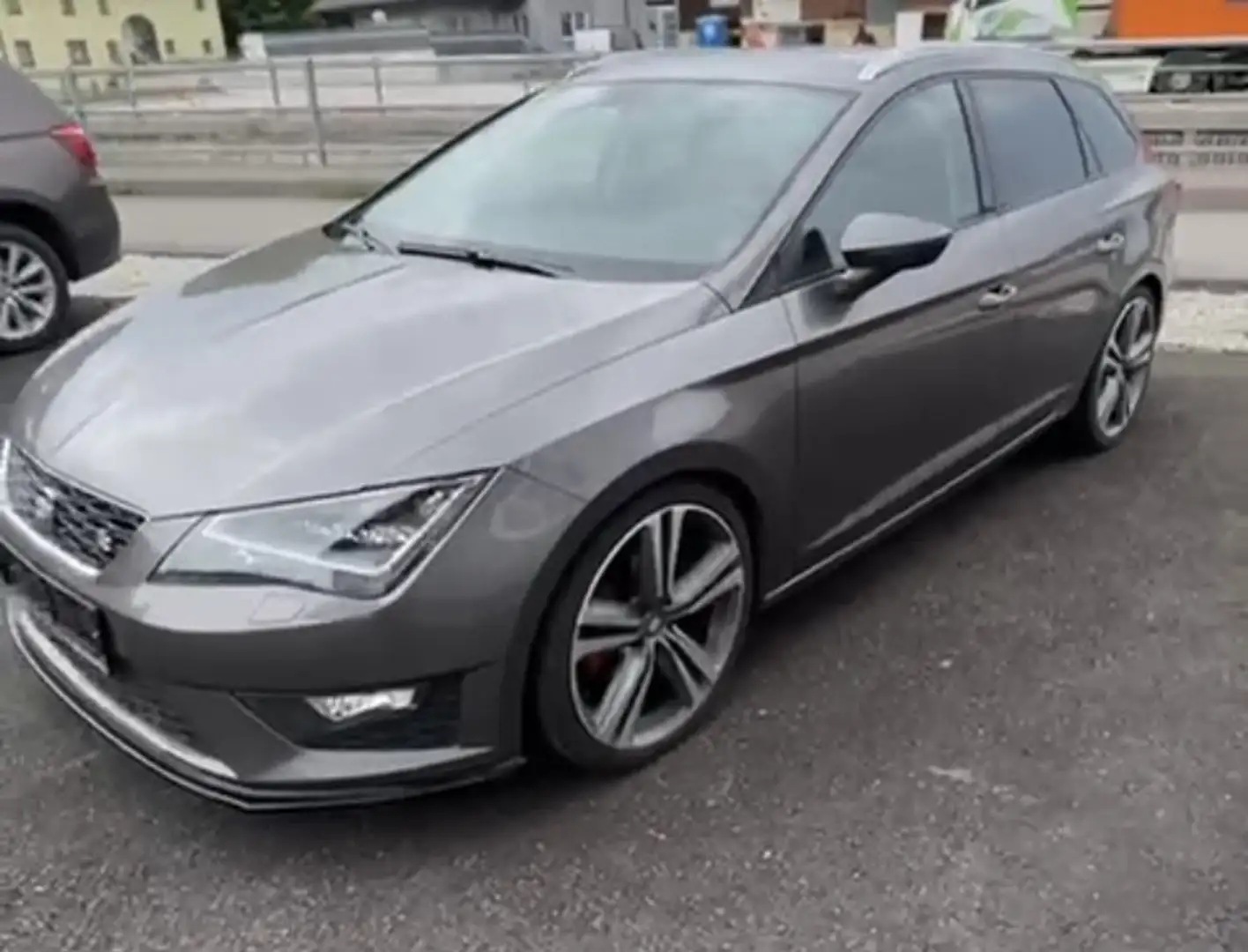 SEAT Leon ST FR 1,4 TSI LED*PDC*Teilleder*SHZ*Pickerl Neu! Grau - 1