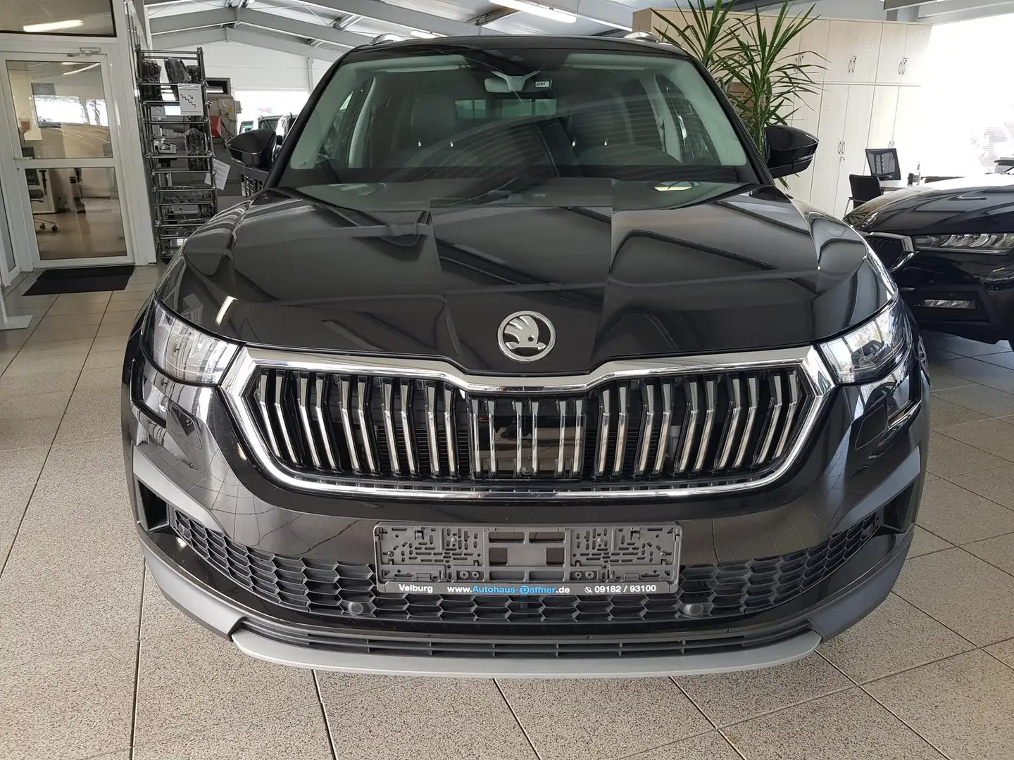 Skoda Kodiaq TSI DSG STYLE AHK Navi SD PDC ACC LED 7 Sitze Schwarz - 2
