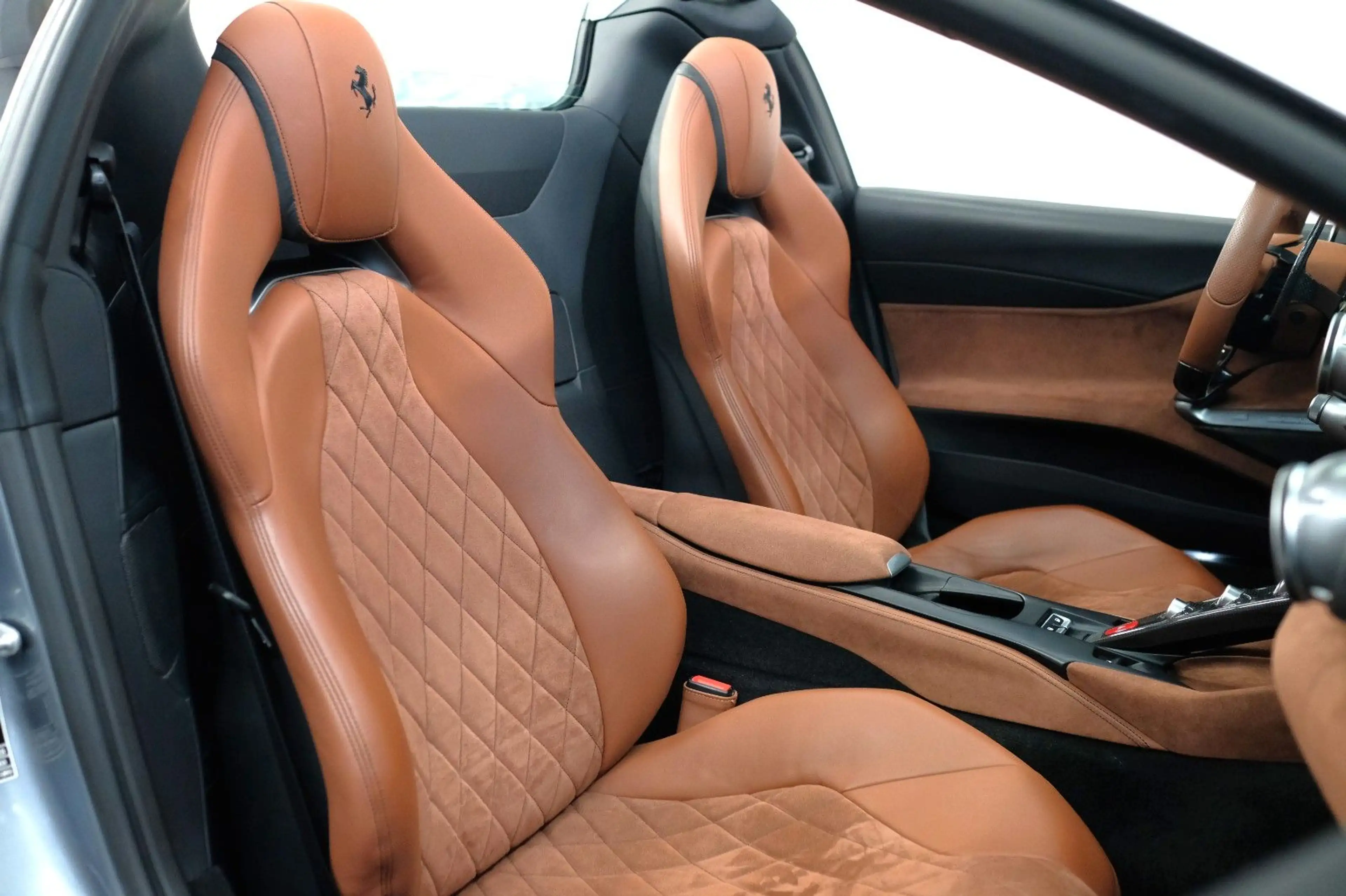 Ferrari 812 GTS/CARBON/LIFT/JBL/SURROUND VIEW/ALCANTARA — photo 11