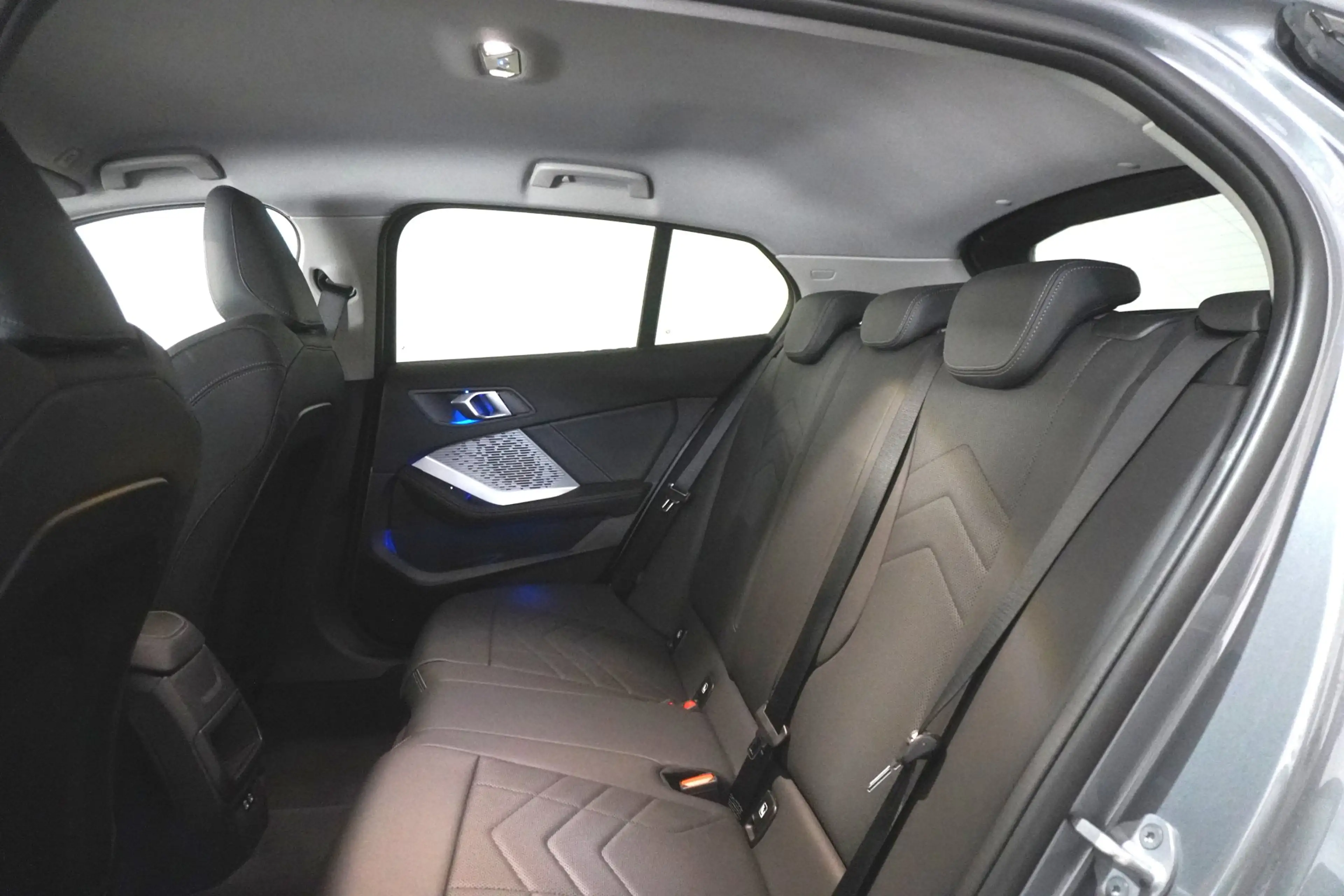 BMW 118 d — photo 10