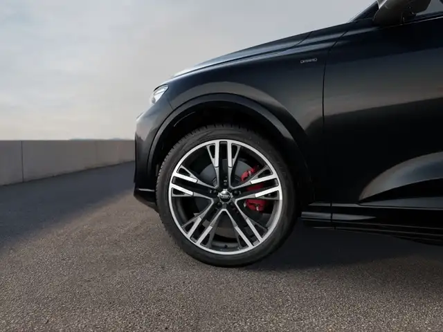 Audi Q5 view 6