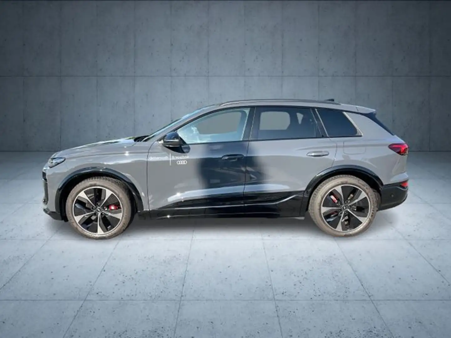 Audi SQ6 e-tron SQ6 e-tron edition one AHK/Matrix/OLED/B&O/HuD Grau - 2