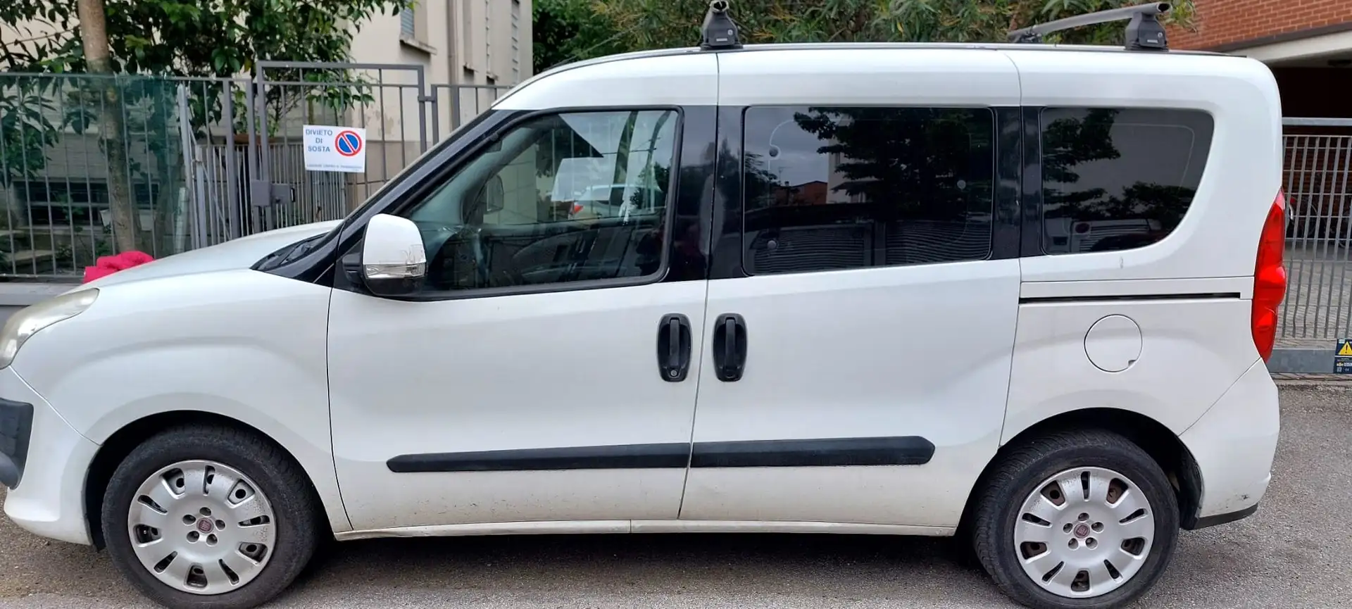 Fiat Doblo Doblo II 2010 1.4 tjt natural power Dynamic 120cv Белый - 1