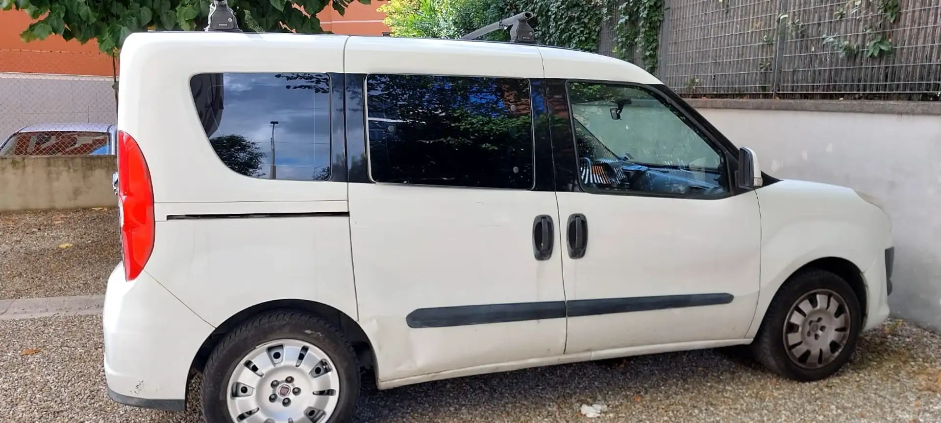 Fiat Doblo Doblo II 2010 1.4 tjt natural power Dynamic 120cv Белый - 2