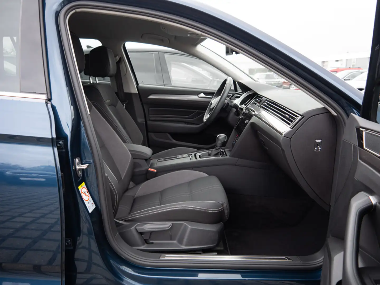 Volkswagen Passat Alltrack 2.0 TDI 4MOTION ACC LED 360° Blauw - 2