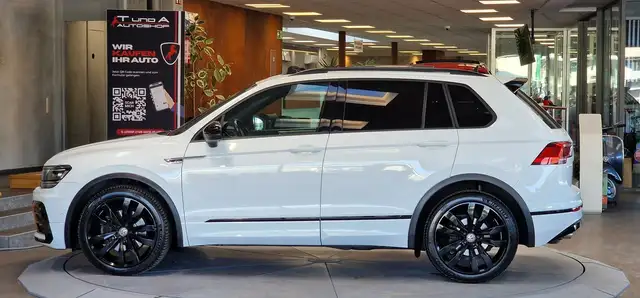 Volkswagen Tiguan view 4