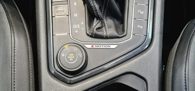 Volkswagen Tiguan view 19