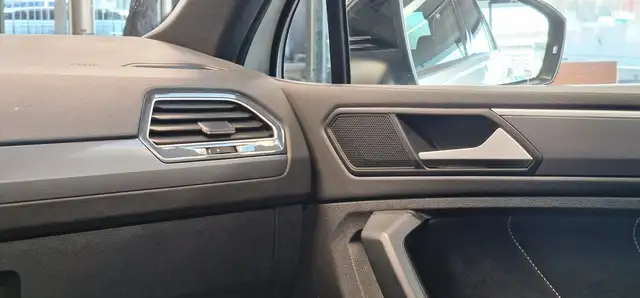 Volkswagen Tiguan view 20