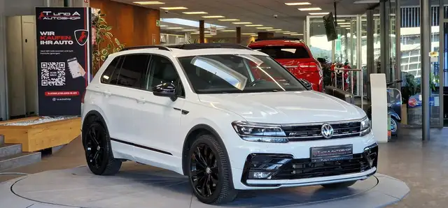 Volkswagen Tiguan view 3