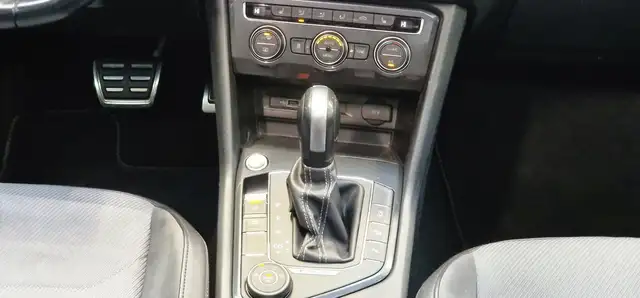 Volkswagen Tiguan view 18