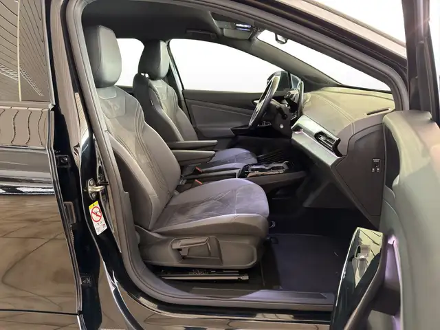 Volkswagen Id.5 view 4