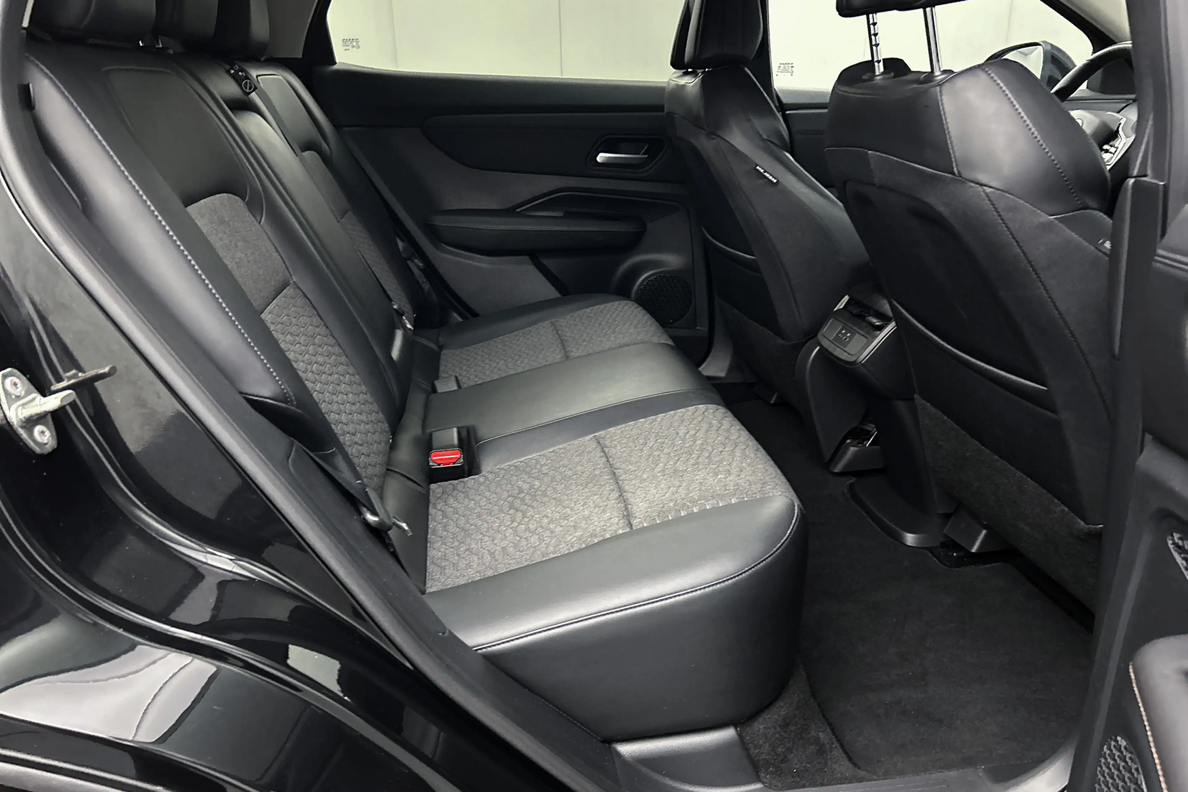 Nissan Ariya Evolve 66 kWh | Rondomzicht camera | LED koplampen — photo 25