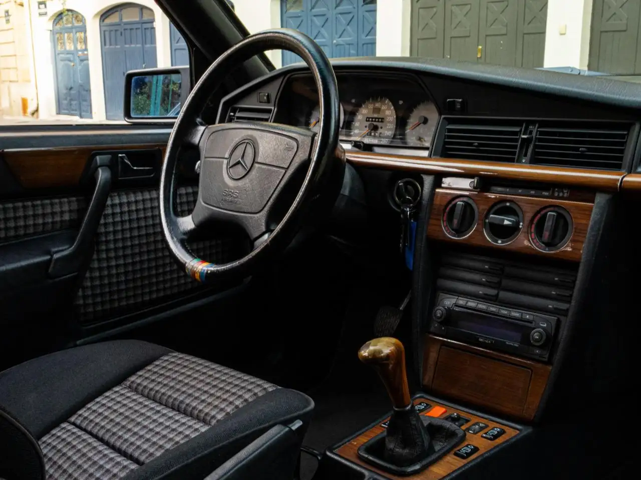 Mercedes-Benz 190 E 3.2 AMG, foto 12